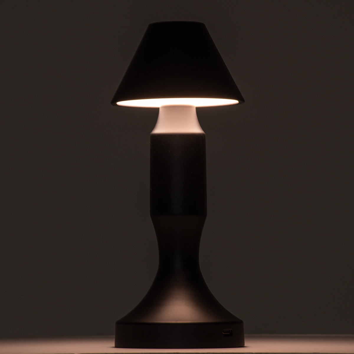 GloboStar® LUNNA 76478 Μοντέρνο Επιτραπέζιο Φωτιστικό Πορτατίφ LED 1.5W 105lm 120° DC 5V Επαναφορτιζόμενο με Μπαταρία Li-ion 1800mAh - Διακόπτη Αφής με 3 Εναλλαγές Φωτισμού CCT Θερμό - Φυσικό - Ψυχρό 1500K - 4500K - 6000K Dimmable - D9 x 23cm - Ασημί - Image 10