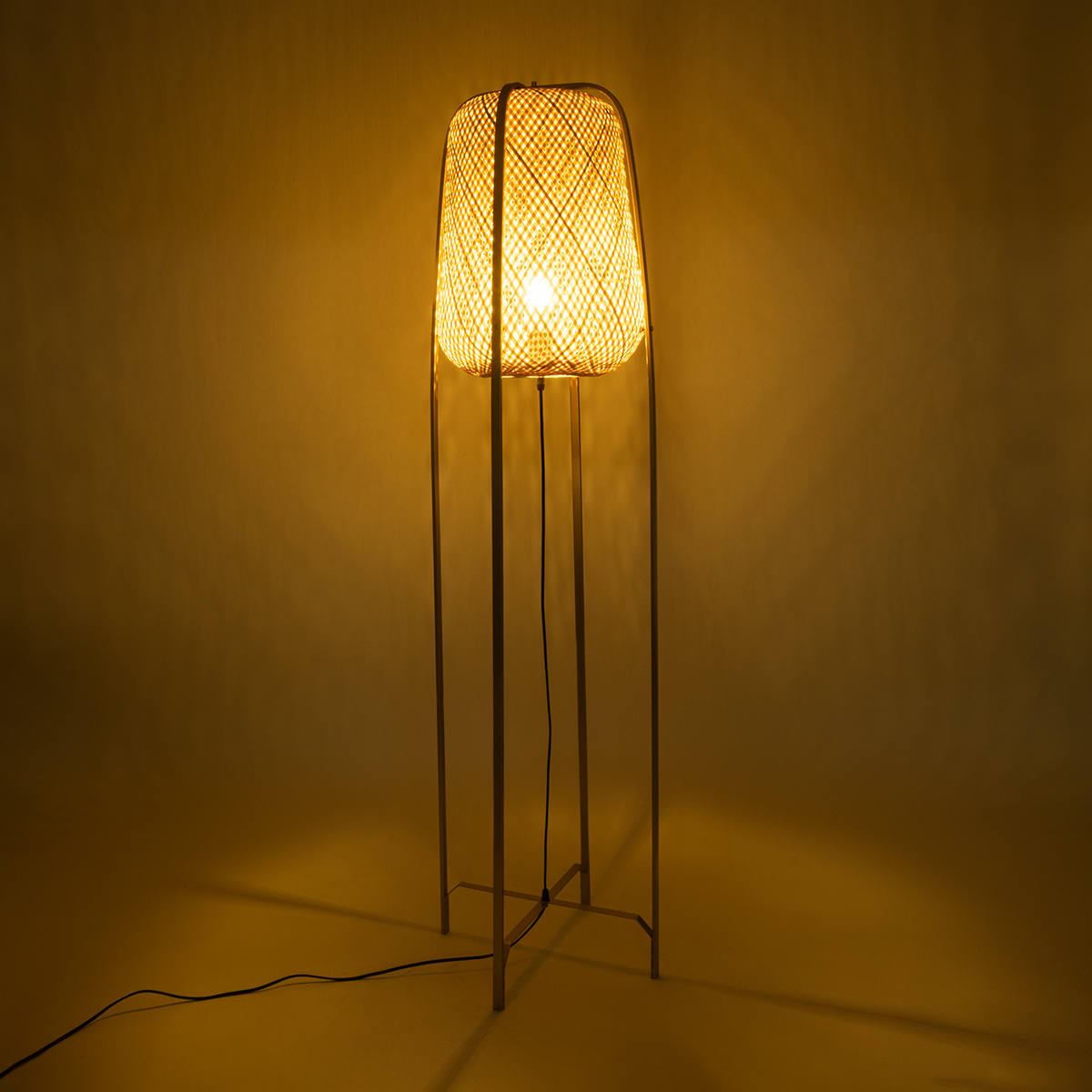 GloboStar® MEILANI 02301 Boho Επιδαπέδιο Φωτιστικό Μονόφωτο 1 x E27 AC220-240V IP20 - Φ40 x Υ150cm - Χρυσό Μεταλλικό με Μπεζ Ξύλινο Ρατάν Πλέγμα - 5 Χρόνια Εγγύηση - Image 3