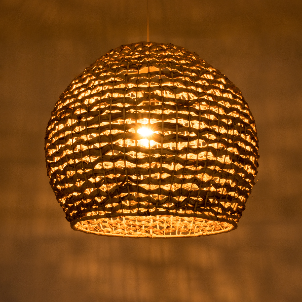 GloboStar® CLOVER 01851 Boho Κρεμαστό Φωτιστικό Οροφής Μονόφωτο 1 x E27 AC220-240V IP20 - Φ60 x Υ50cm - Καφέ Ξύλινο Μπαμπού Πλέγμα Καμπάνα - 5 Χρόνια Εγγύηση - Image 3
