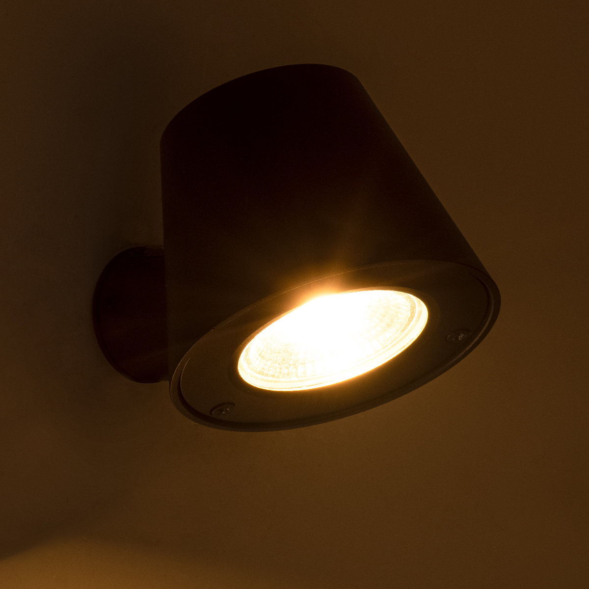 GloboStar® GARDENIA 60799 Φωτιστικό Τοίχου - Απλίκα Αρχιτεκτονικού Φωτισμού Εσωτερικού/Εξωτερικού Χώρου Up or Down LED 7W 700lm 60° AC220-240V Αδιάβροχο IP65 - Σώμα Αλουμινίου & Tempered Glass - Μ9.5 x Π13 x Υ7.7cm - Θερμό Λευκό 2700K - Μαύρο - Bridgelux Chip - 5 Years Warranty - Image 8