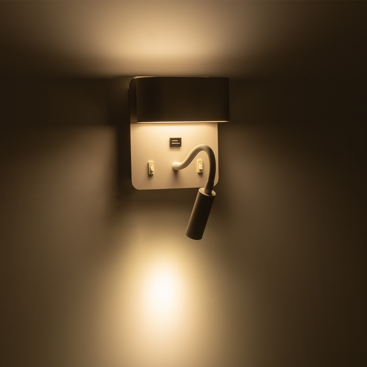 GloboStar® IBIS 61368 Μοντέρνο Φωτιστικό Τοίχου - Απλίκα Ξενοδοχείου Bed Side LED 10W 1100lm 36° & 360° AC 220-240V - Reading Light & Up/Down Light - Φορτιστής USB 3A - Μ10 x Π6.1 x Υ18cm - Φυσικό Λευκό 4500K - Λευκό - Image 11