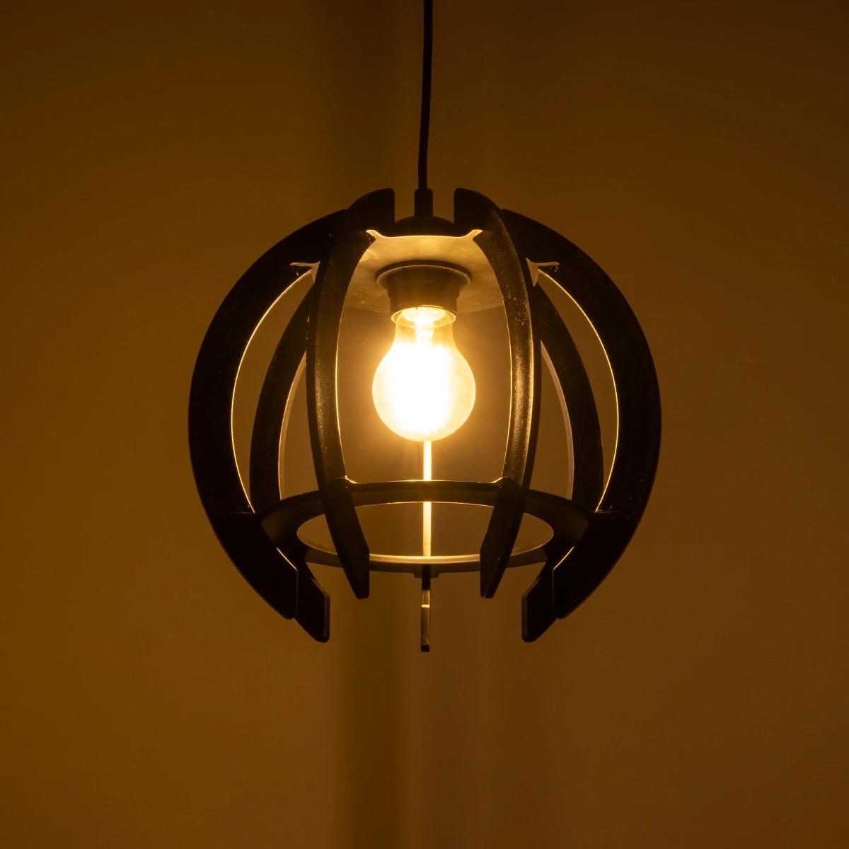GloboStar® VIVIDUS 202-0028 Μοντέρνο Κρεμαστό Φωτιστικό Ανάρτηση Μονόφωτο 1 x E27 IP20 Μαύρο - Μ30 x Π30 x Υ70cm - Image 3